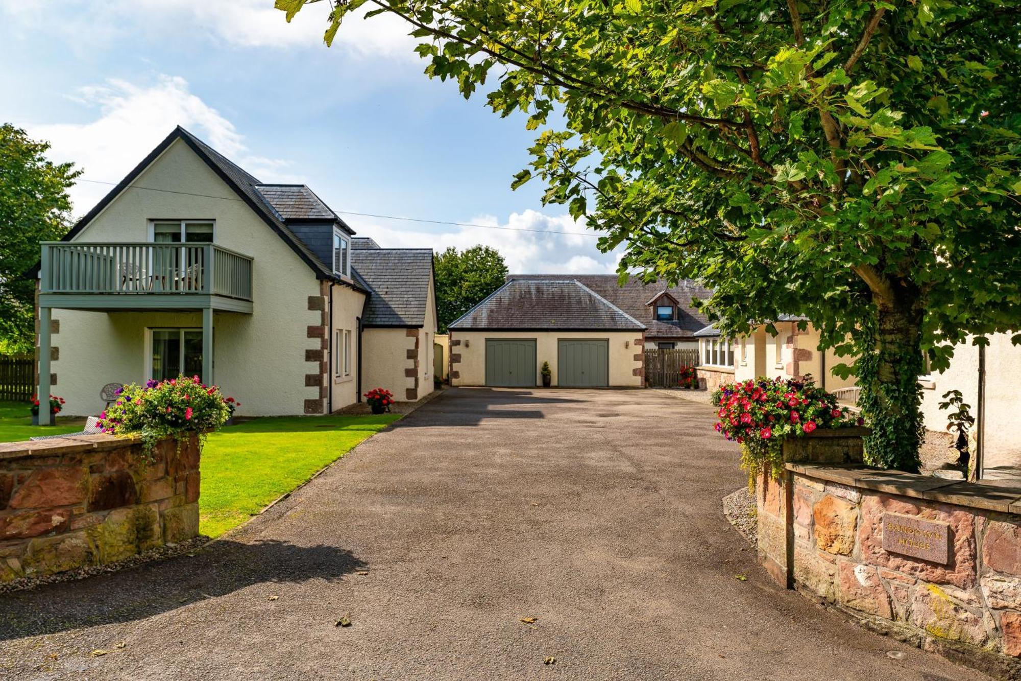 Sandown House Hotel แนร์น ภายนอก รูปภาพ